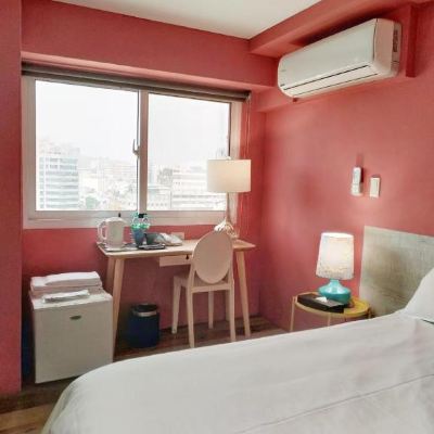 雙人房－無障礙空間 臺中快樂腳旅棧優惠