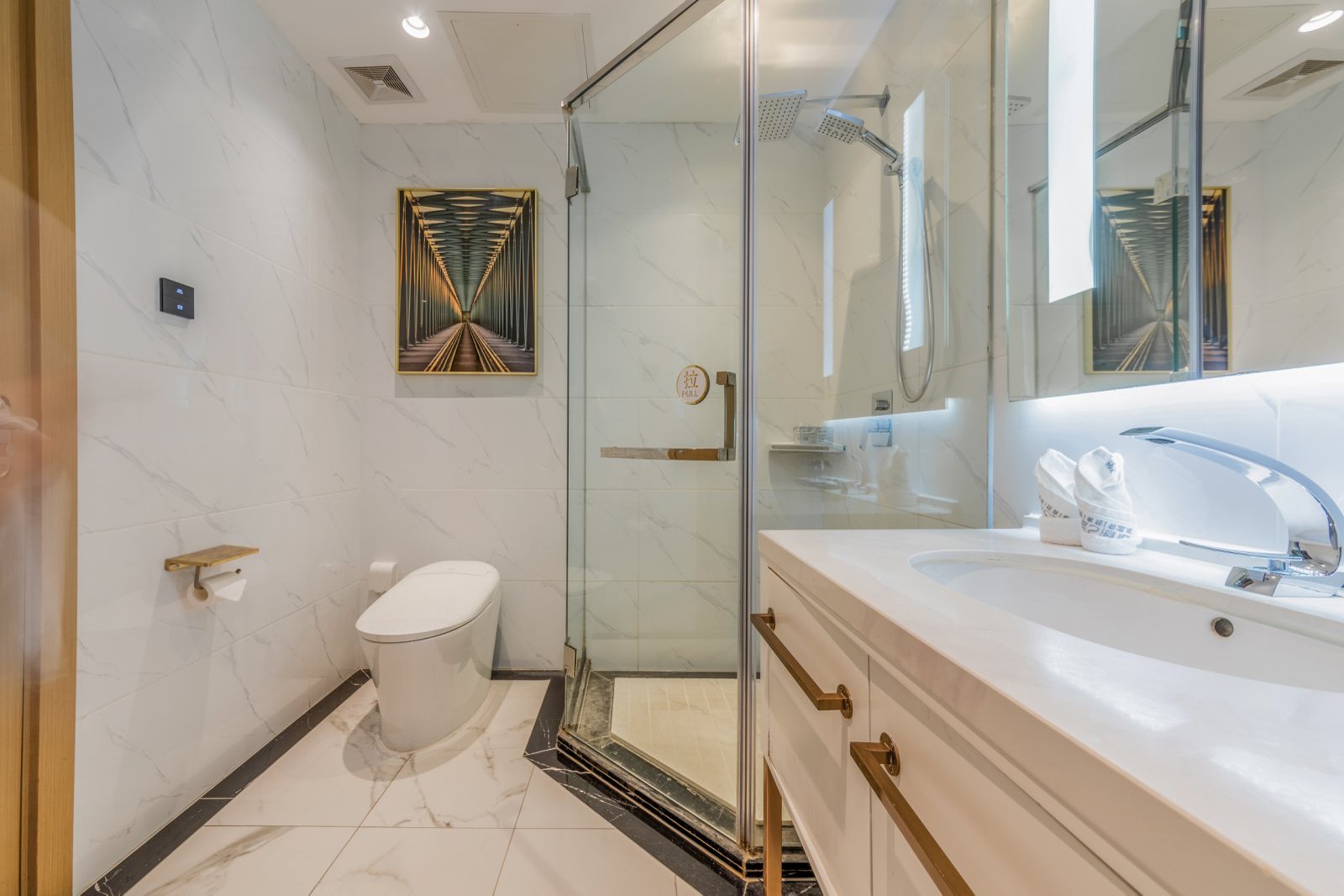 Leisurely·豪華大床房「智能客控+minibar+浴缸泡澡」