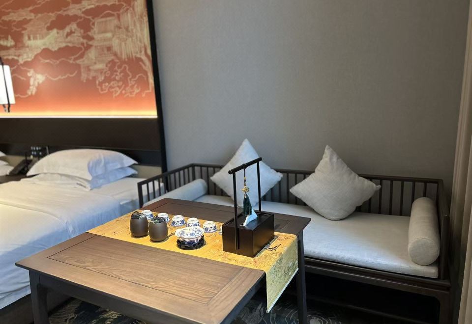 智能標準間（0壓深睡眠枕+語音客控+中式實木家居）