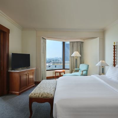 1 Bedroom Deluxe Suite, 1 King, River View Montien Riverside Hotel (SHA Extra Plus) Promo Code