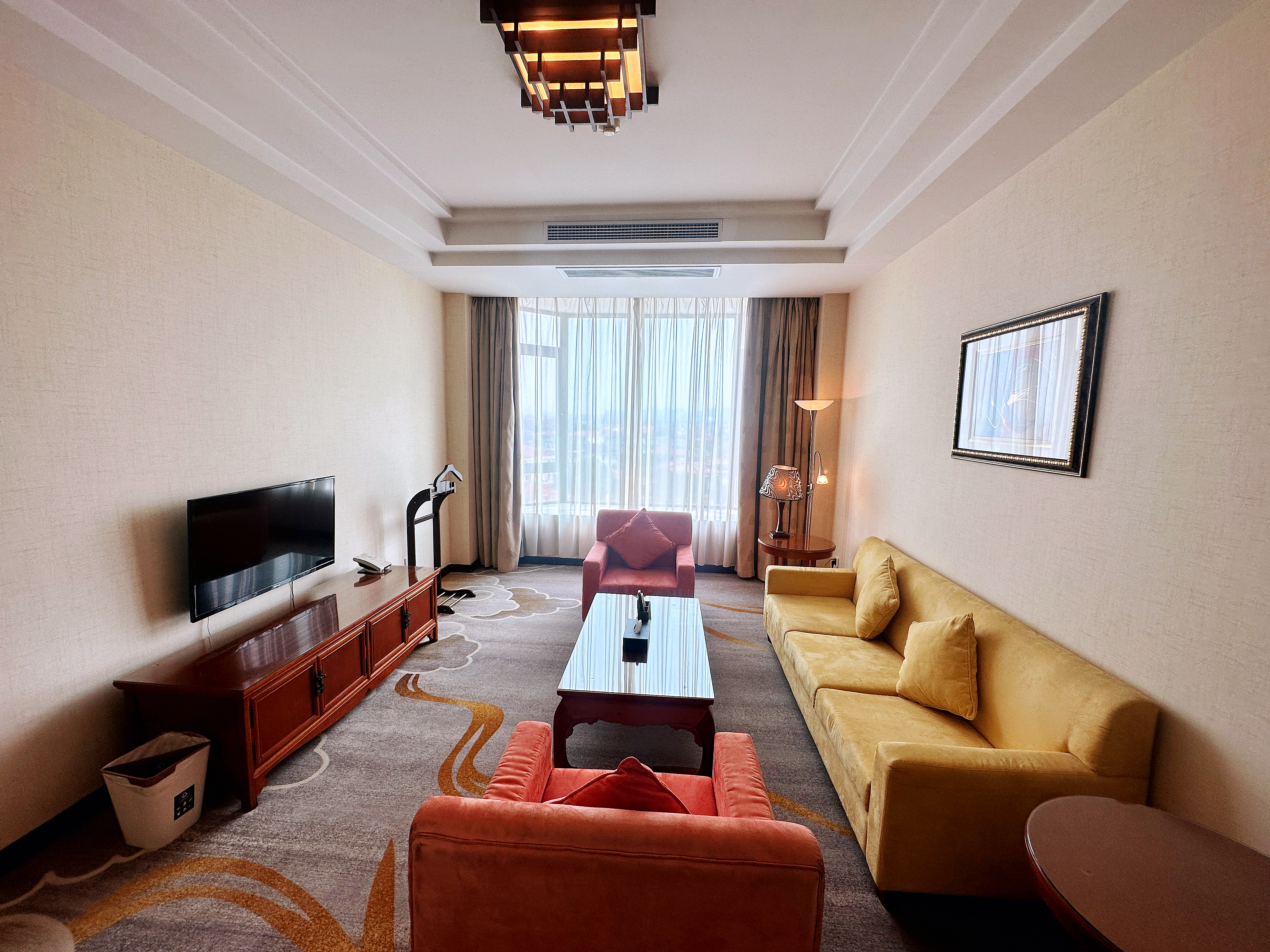 Venice Holiday Hotel园景套房