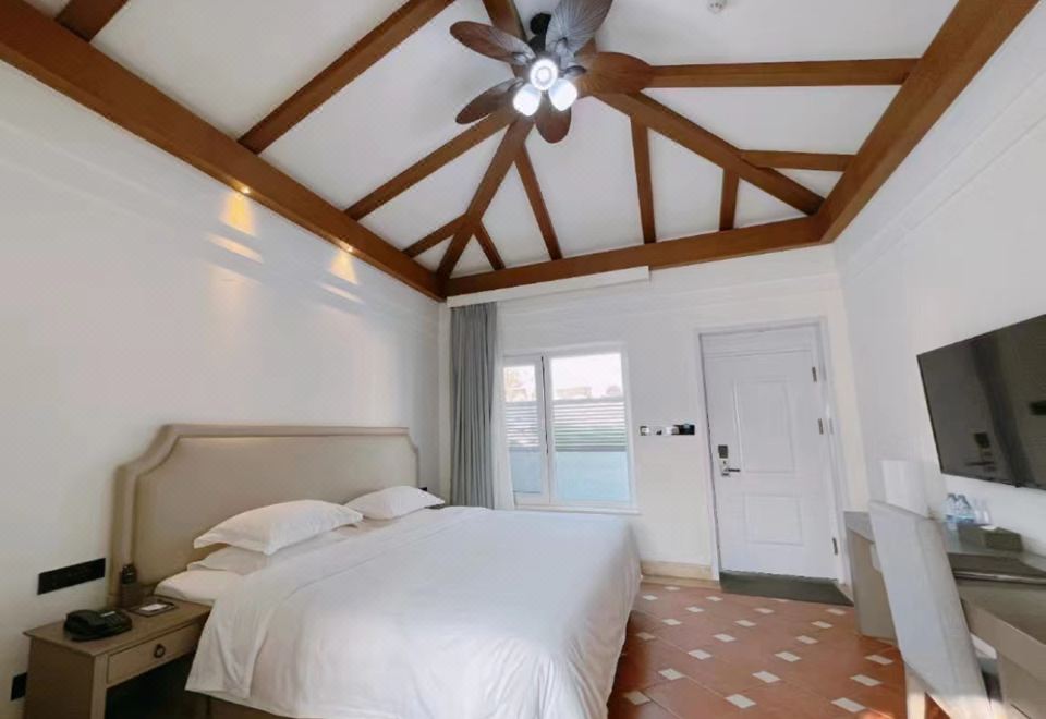 Beijing Placid Lake Resort HotelConnected Yards With Private Hot Spring