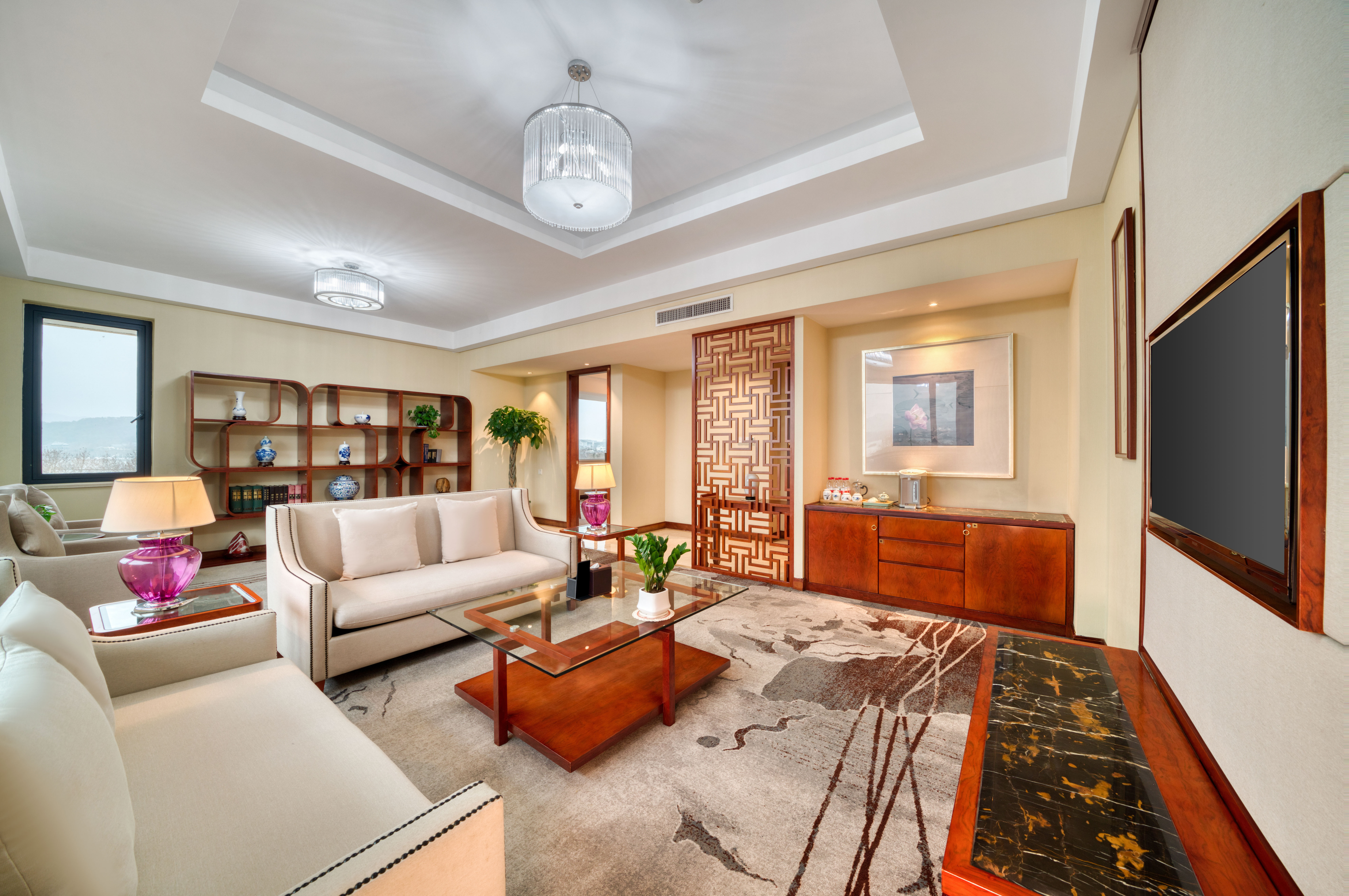 深睡行政湖景套房