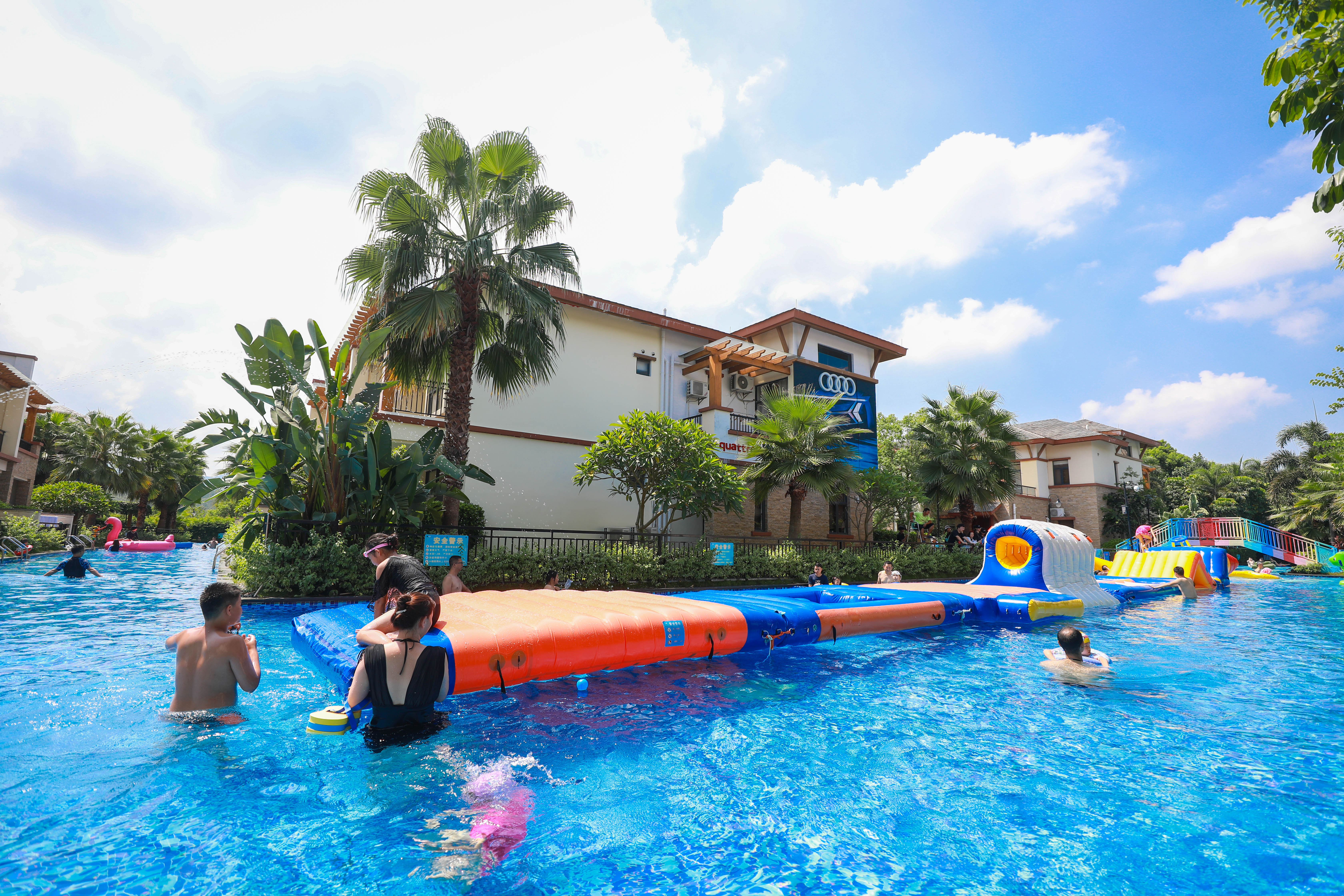 Baodun Lake Hushan Hot Spring ResortVenice Hot Spring Suite - Near Water (Soaking tub)