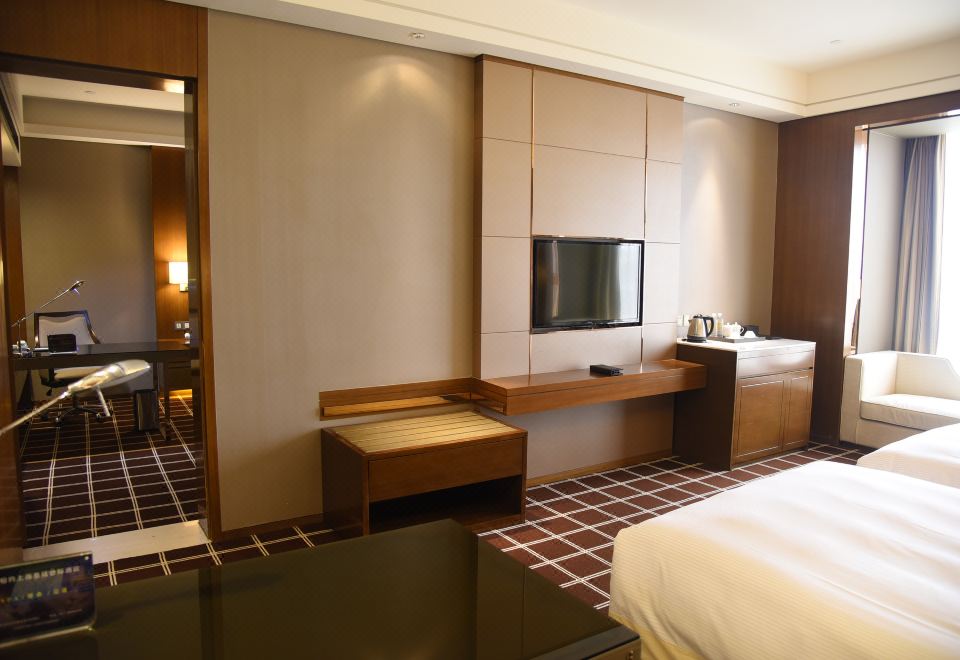 皇廷双卧四床连通房