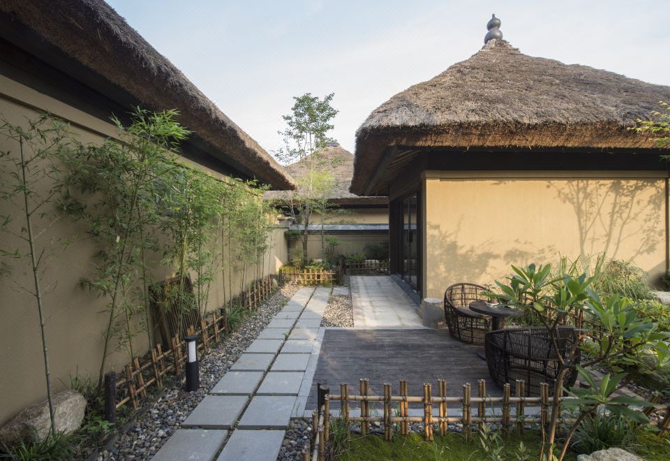 Yunshuijian Boutique Inn Garden-View Twin Room