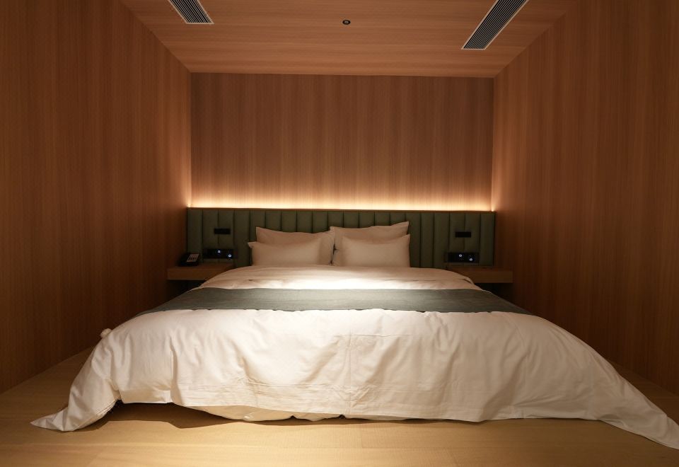 Deluxe Loft Suite