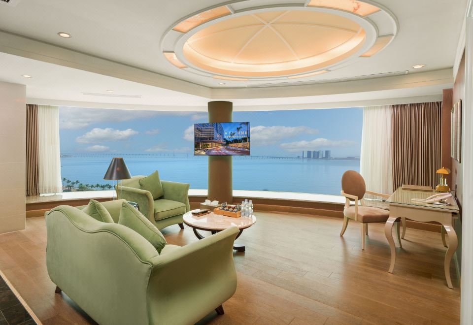 貴賓樓尊貴海景套房（觀港珠澳大橋+270度一線海景）