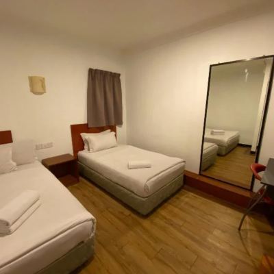 Bilik Keluarga Kupon OYO 89847 Switz Paradise Hotel