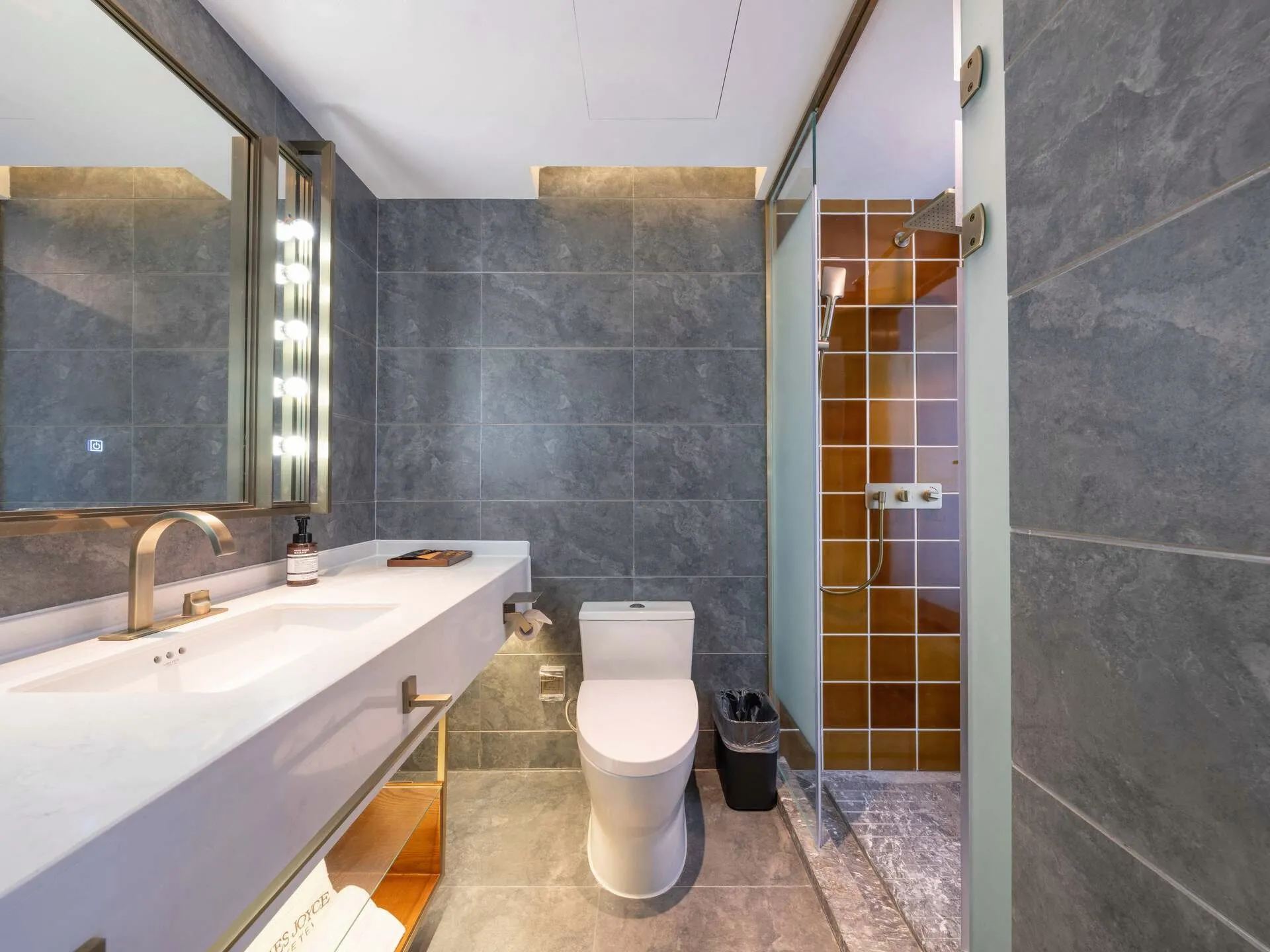 醇享大床房（投屏）