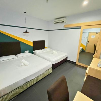 Keluarga 4 Kupon Sky Hotel Selayang