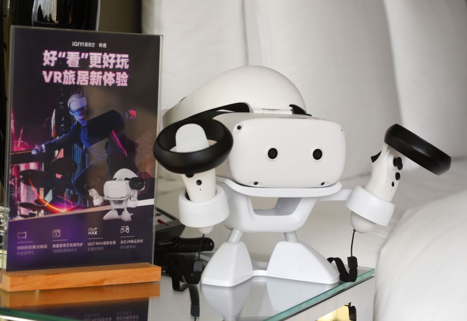 VR主題商務豪華大床房（觀影+遊戲）