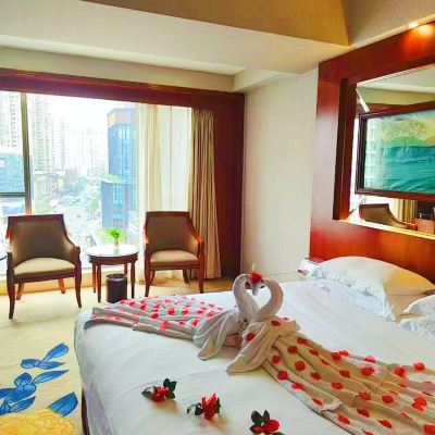高級情侶大床房 鴻豐大飯店（深圳羅湖店）優惠