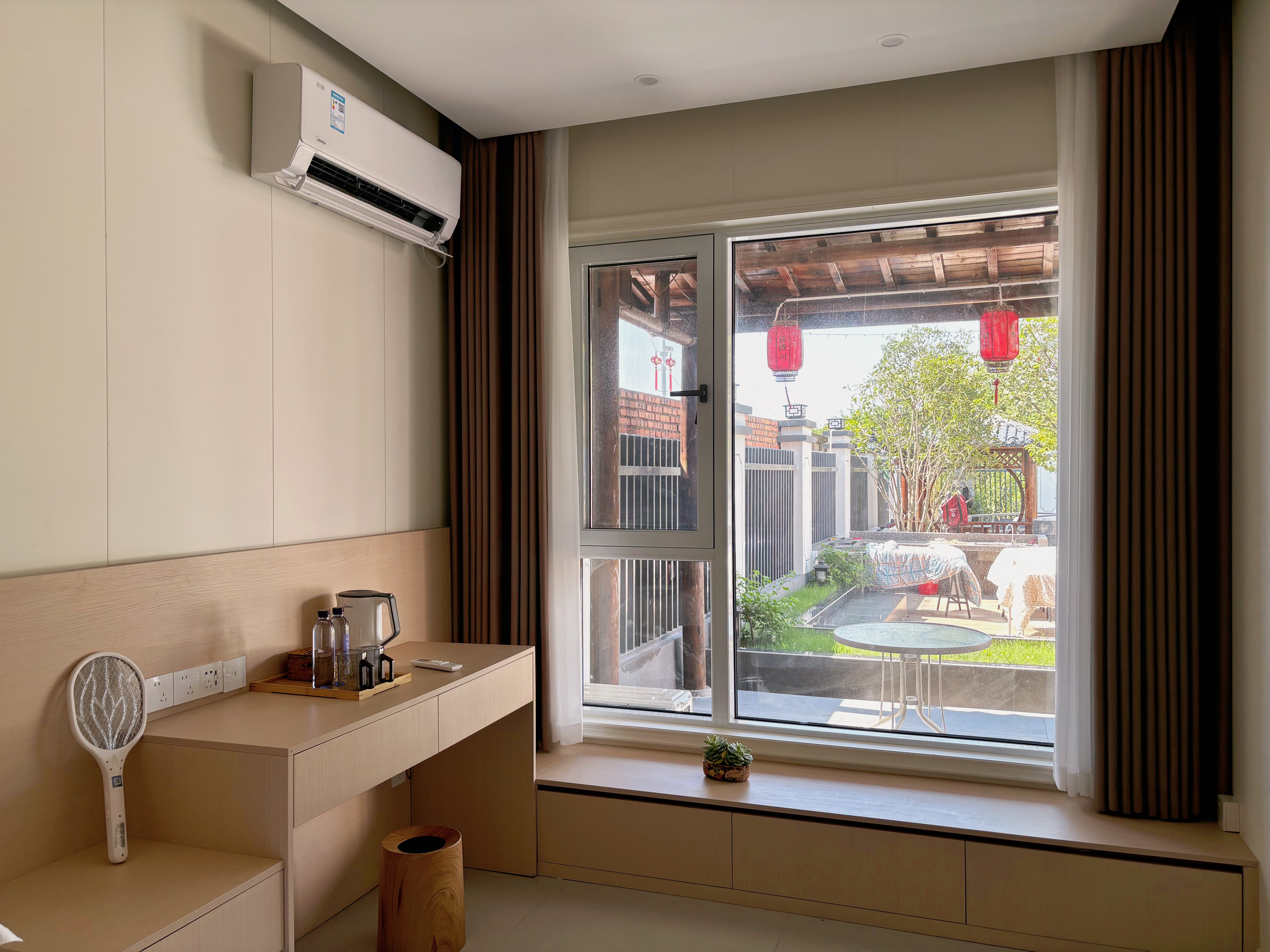 鑫璨-商务大床房