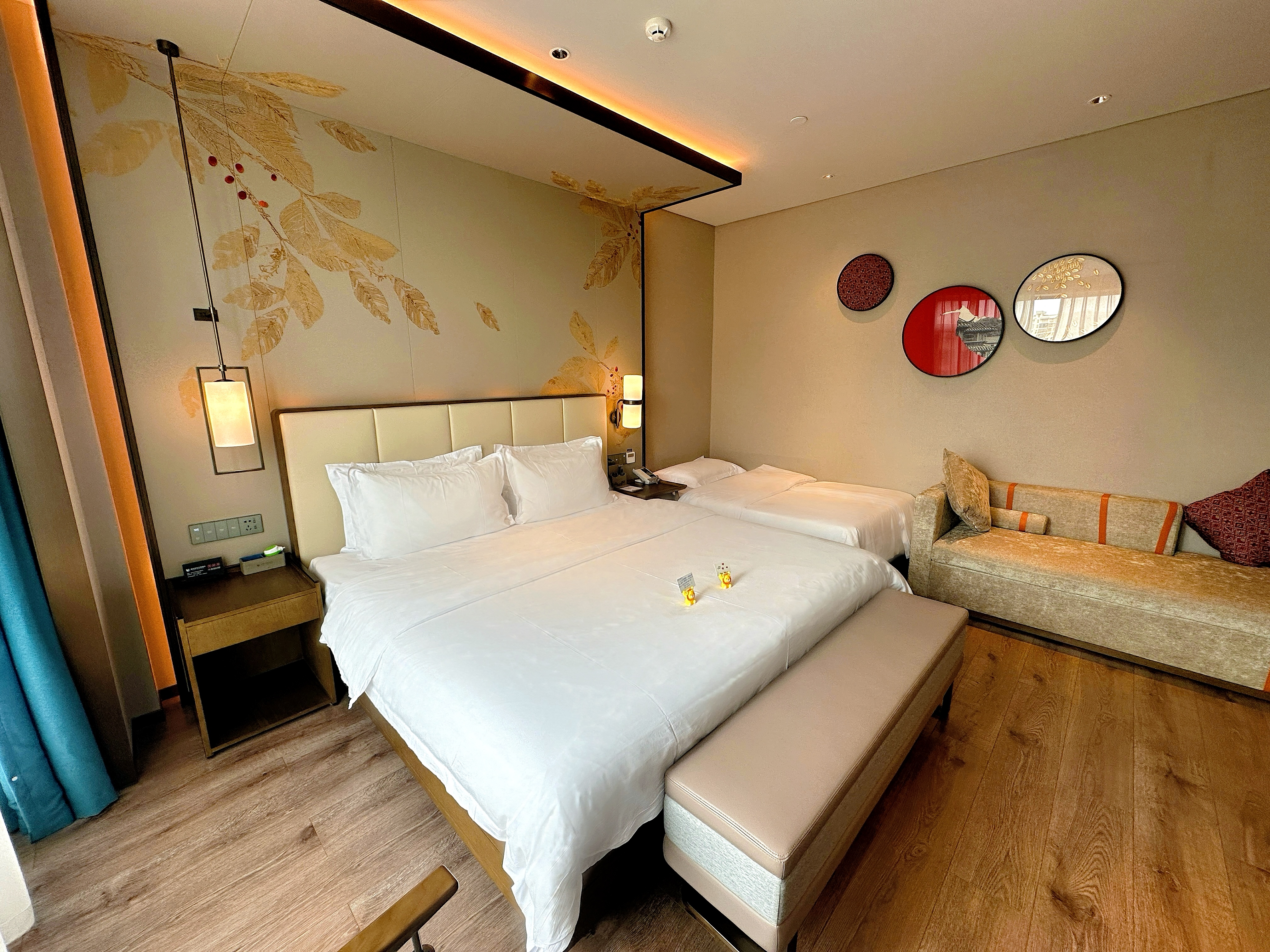 舒适家庭房（特大床+可移动小床）（1号楼）