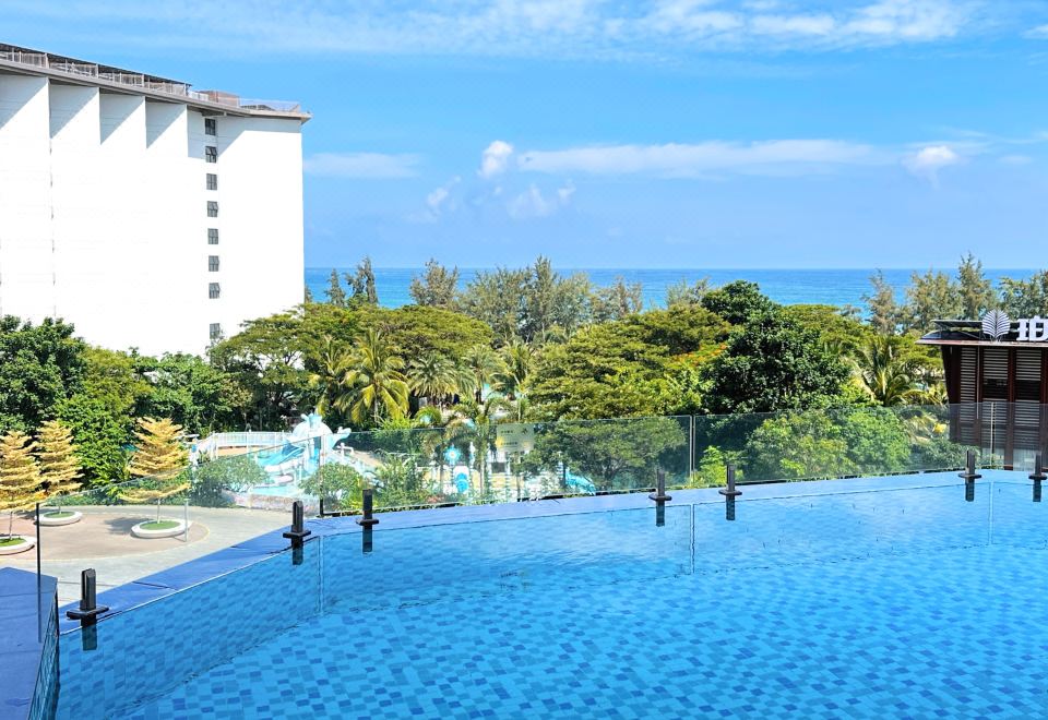 空中泳池海景大床房