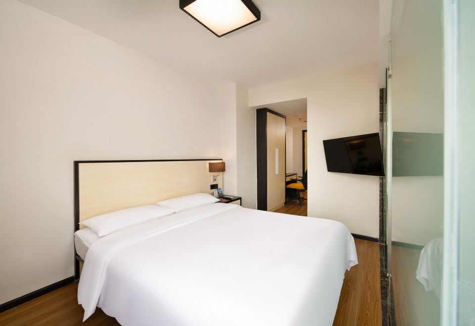 公寓高级大床间