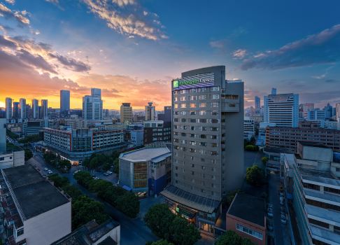 ฮอลิเดย์ อินน์ เอ็กซ์เพรส คุนหมิง เรลเวย์ สเตชั่น บาย IHG