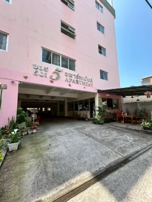 Soi 5 Apartment