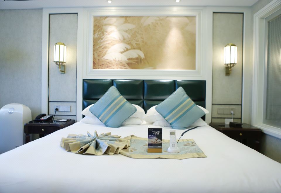 Hangzhou West Lake Zhongwei Xiangyi HotelExclusive Peaceful Sleep Double Bed Room