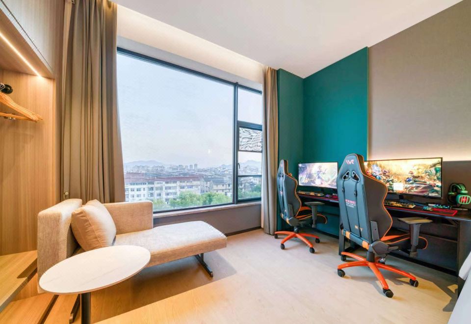 Weihuan | Gaming Twin Room