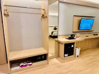 科馬腰蘭奧查茲工業飯店