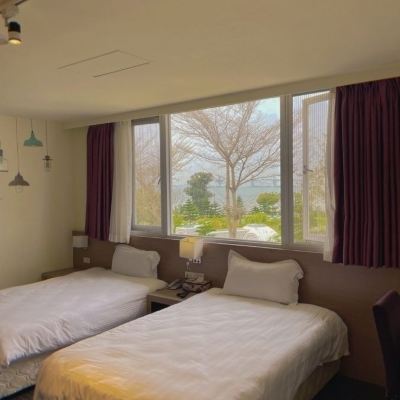 溫馨闔家4人房 (4小床) 金門微風海戀休閒渡假民宿優惠