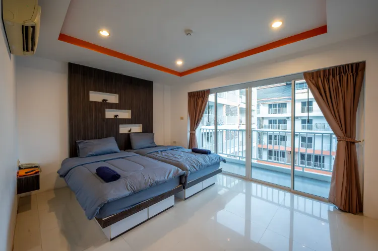 504 Large Studio