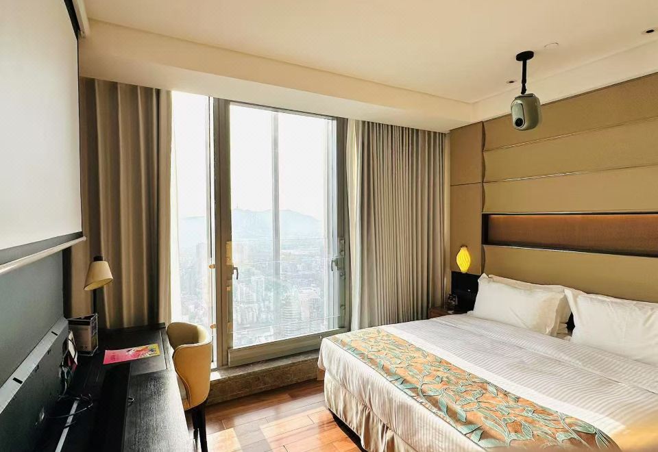 Ascott Central WuxiAudio-visual Executive Studio Apartment (90-inch Projection Screen + XGIMI M03 Bluetooth Remote)