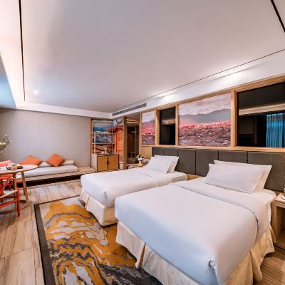 暖語·豪華城景雙床房【輕膚浴袍/深睡床墊/MINI冰箱】 花築·麗江藏元雪山攬景飯店（古城大水車店）優惠