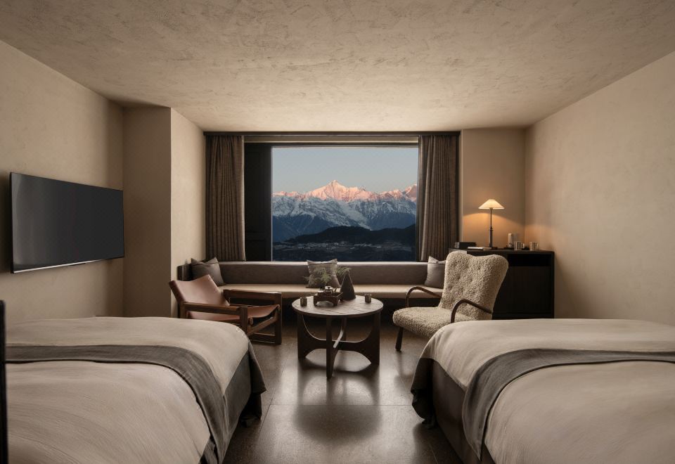 Jia Gong Snow Mountain View Twin Room