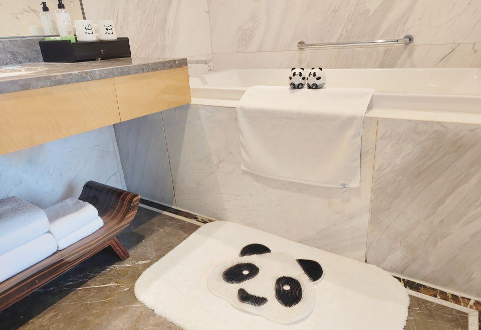 Lia! Beijing HotelPanda Family Friendly Themed Room