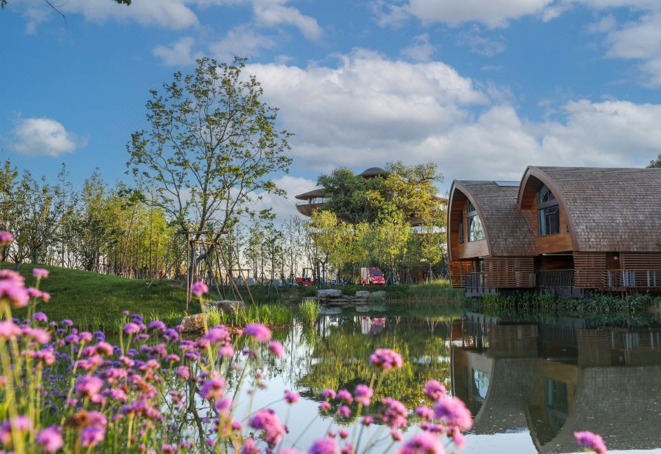Wuhan Chengjian Senbo Nature Park & Resort HotelExcutive 2-bedroom Nonsmoking Villa With Starview&Gardenview
