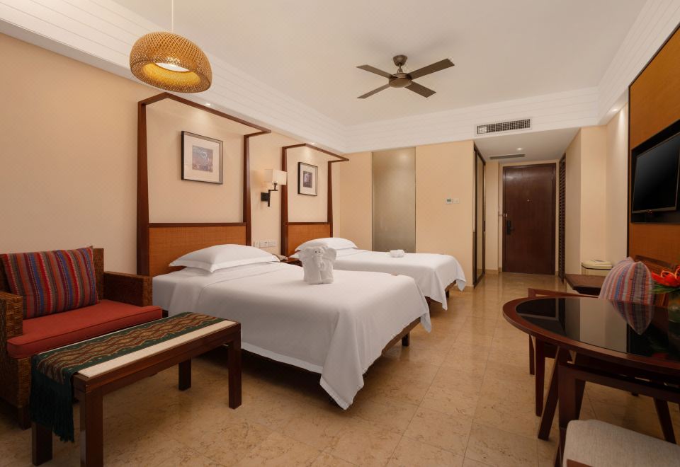 Narada Resort & Spa Qixian MountXigu Retreat Twin Room (Hot Spring Entry + 180-Degree Rainforest View)