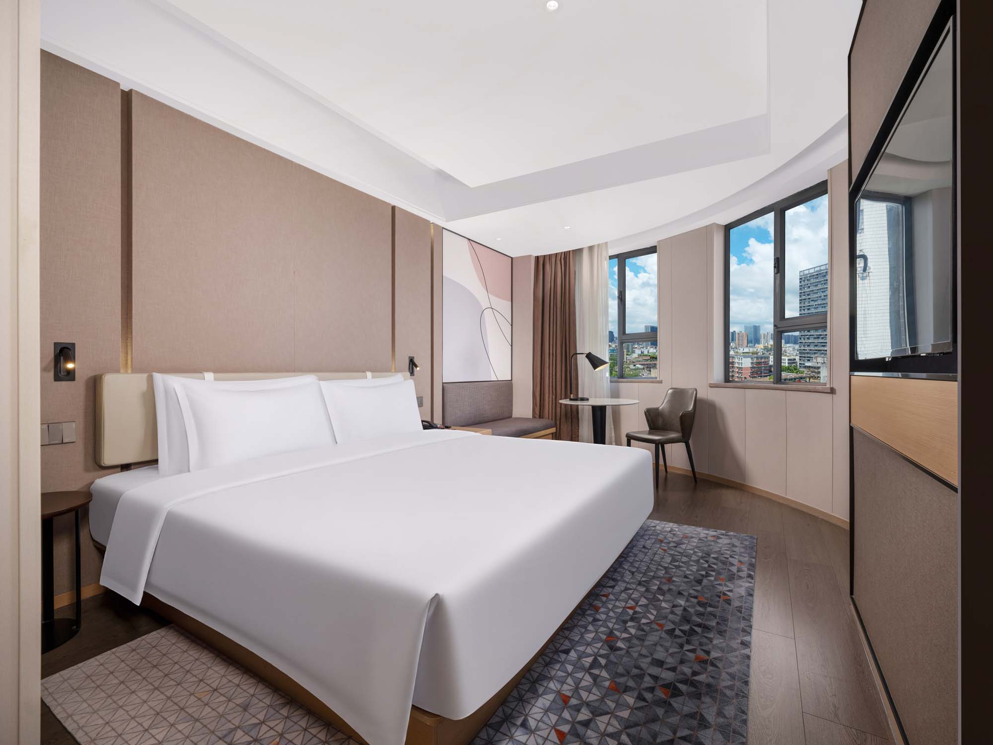 Holiday Inn Express Zhuhai Grand Theater by IHG高级大床房（梦百合床垫+软硬双枕+羽绒被+冰箱）