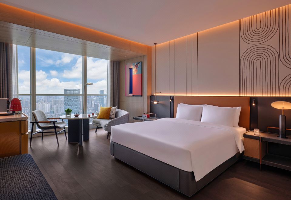 1 King Bed, Deluxe