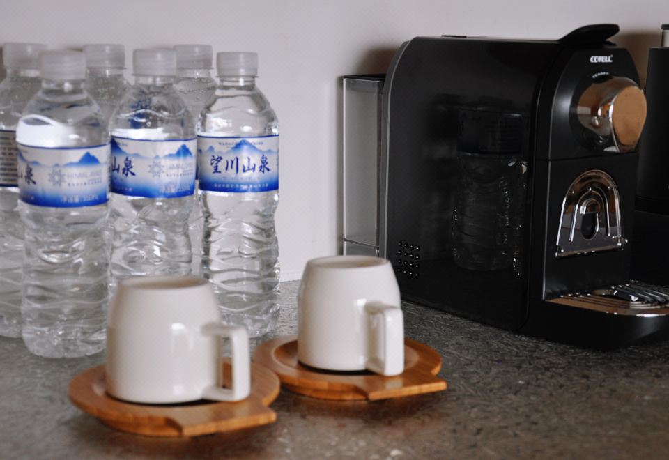 豪华套大床房『深睡床品+休闲办公桌椅+超大会客厅』