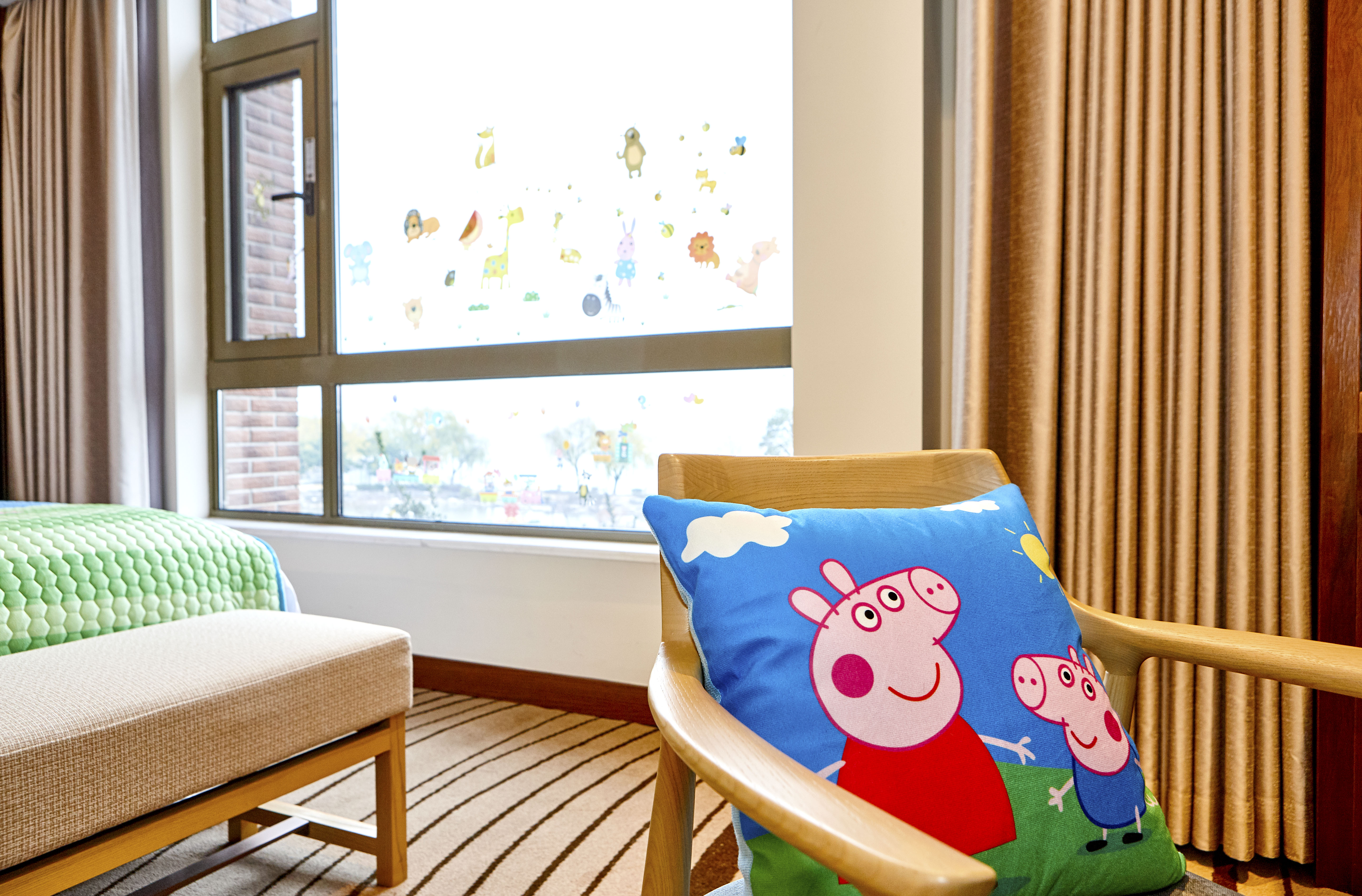 歡樂親子湖景套房