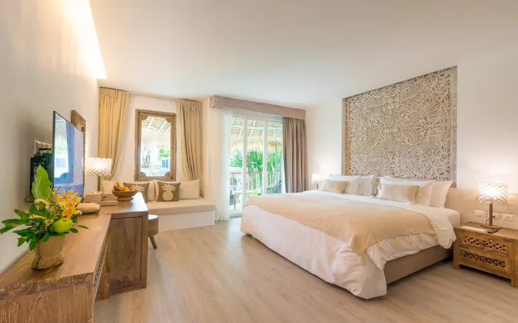 ห้องสวนเขตร้อนพร้อมวิวสระว่ายน้ำ