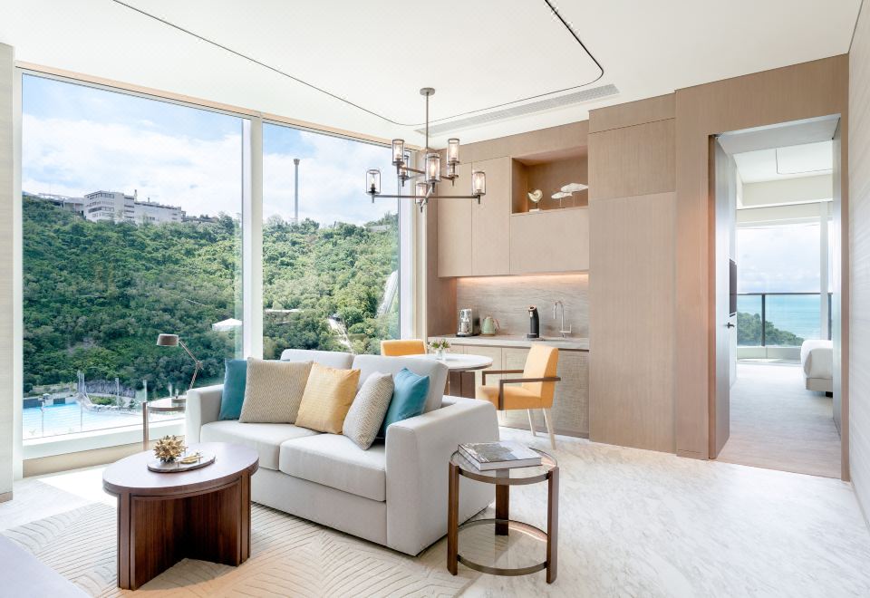 豪華陽台海景套房