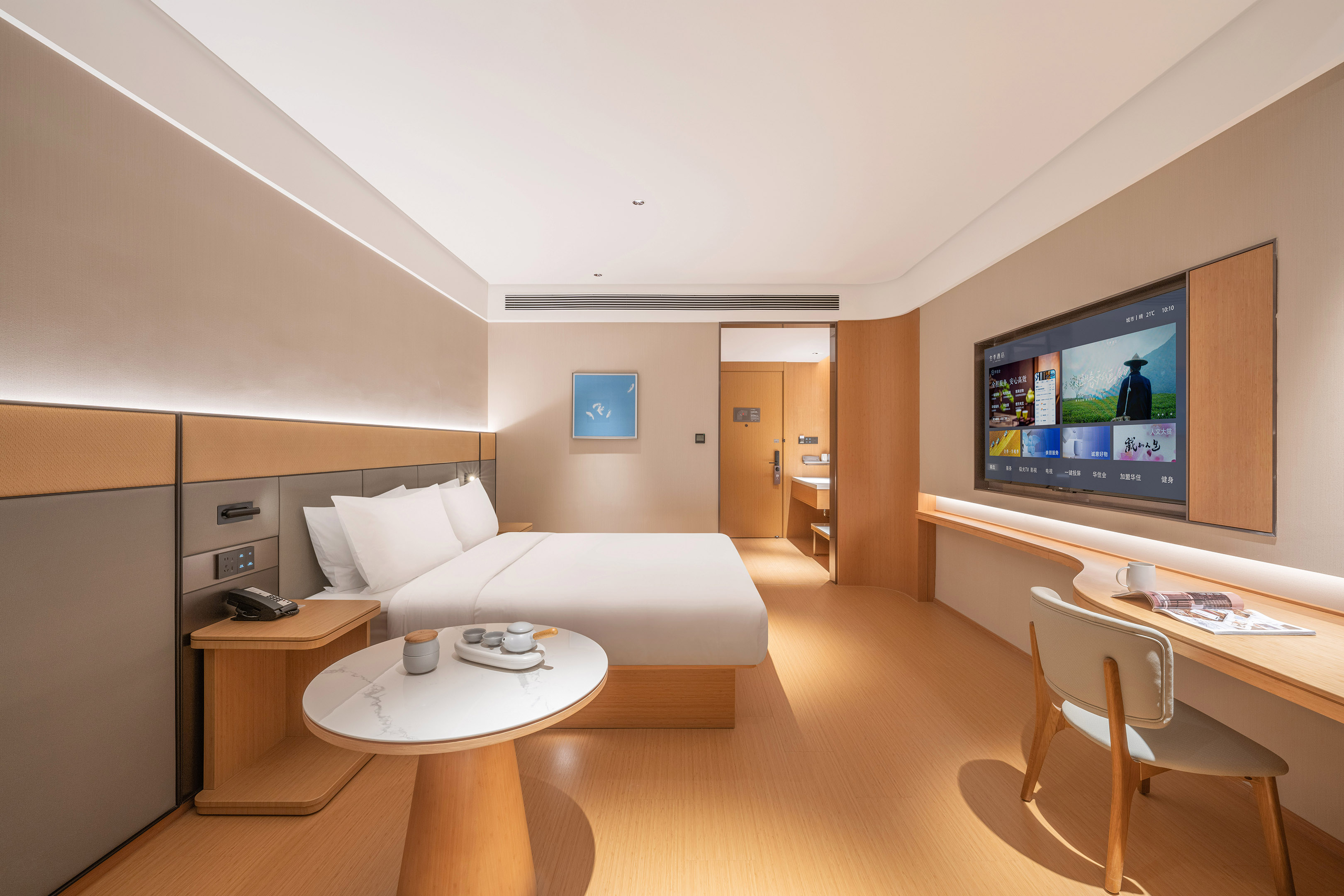 高级大床房（65寸投屏电视+小冰箱+记忆棉床垫）