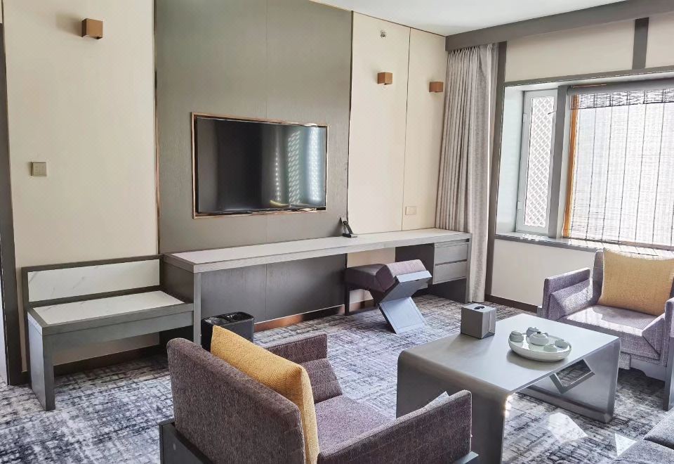 晴云·映日連通房