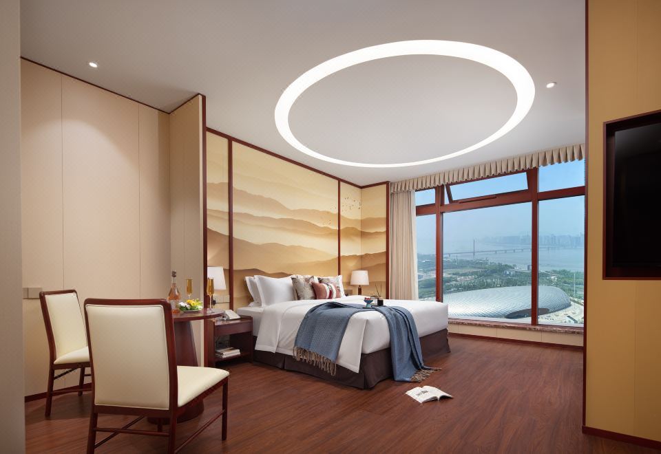 江景至尊大床房