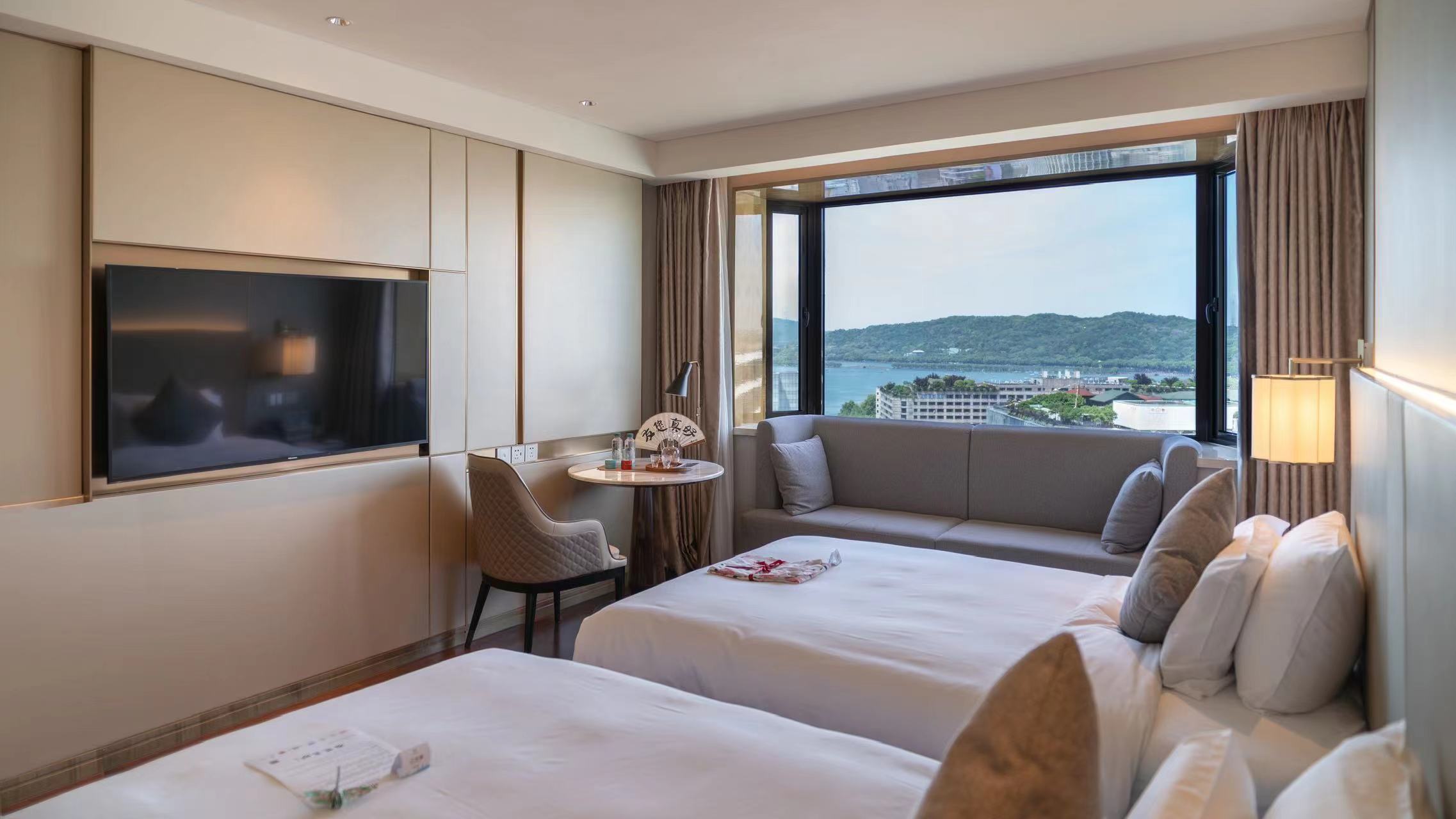 180°全湖景行政雙床房