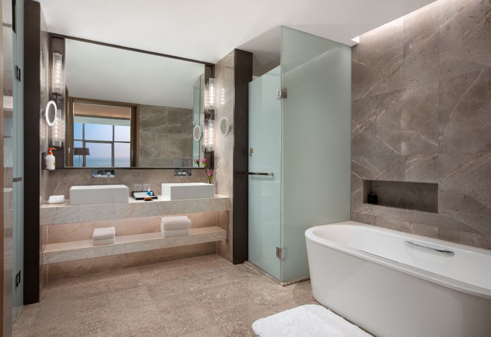 Crowne Plaza Beihai Silver BeachSuite - 1-Bedroom, Sea-View