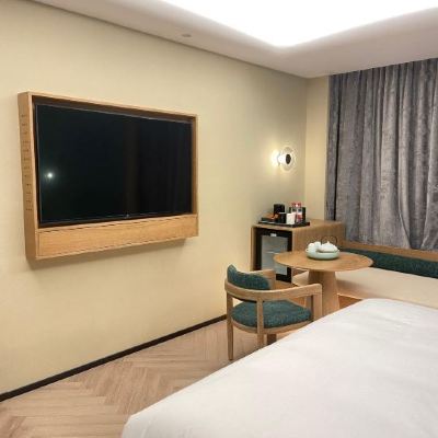 臻庭行政大床房【圍爐煮茶+落地窗+可投屏電視】 臻庭飯店（寧波天一廣場老外灘店）優惠