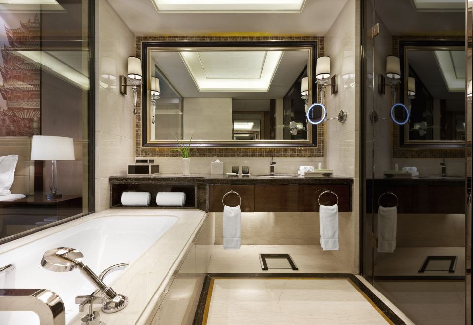 豪華雙床房「高樓剪影，攬一城輪廓入夢」