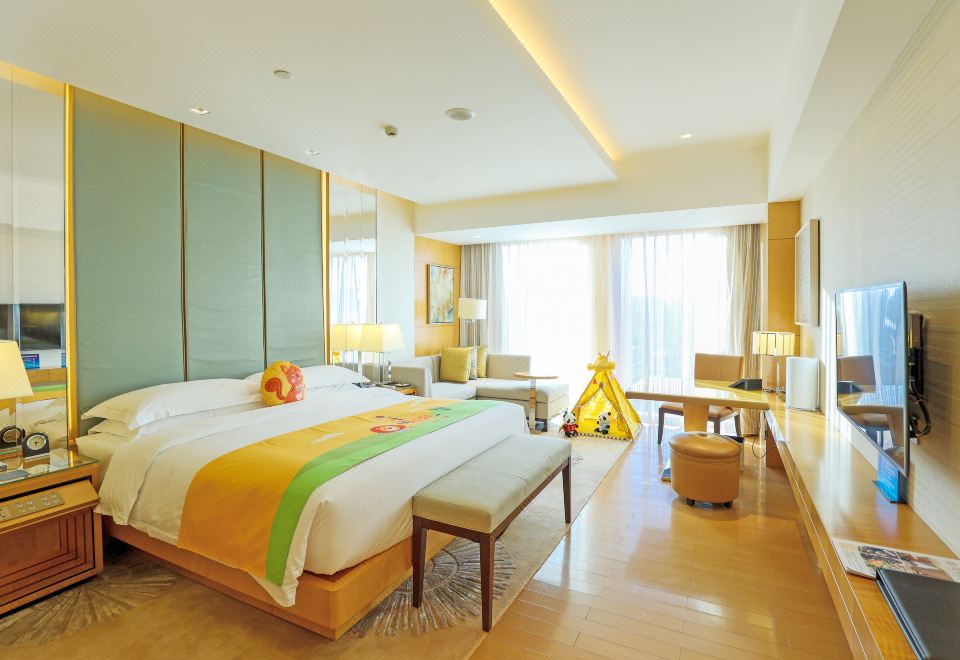 Pan Pacific BeijingFamily Friendly Deluxe Room (King Bed)