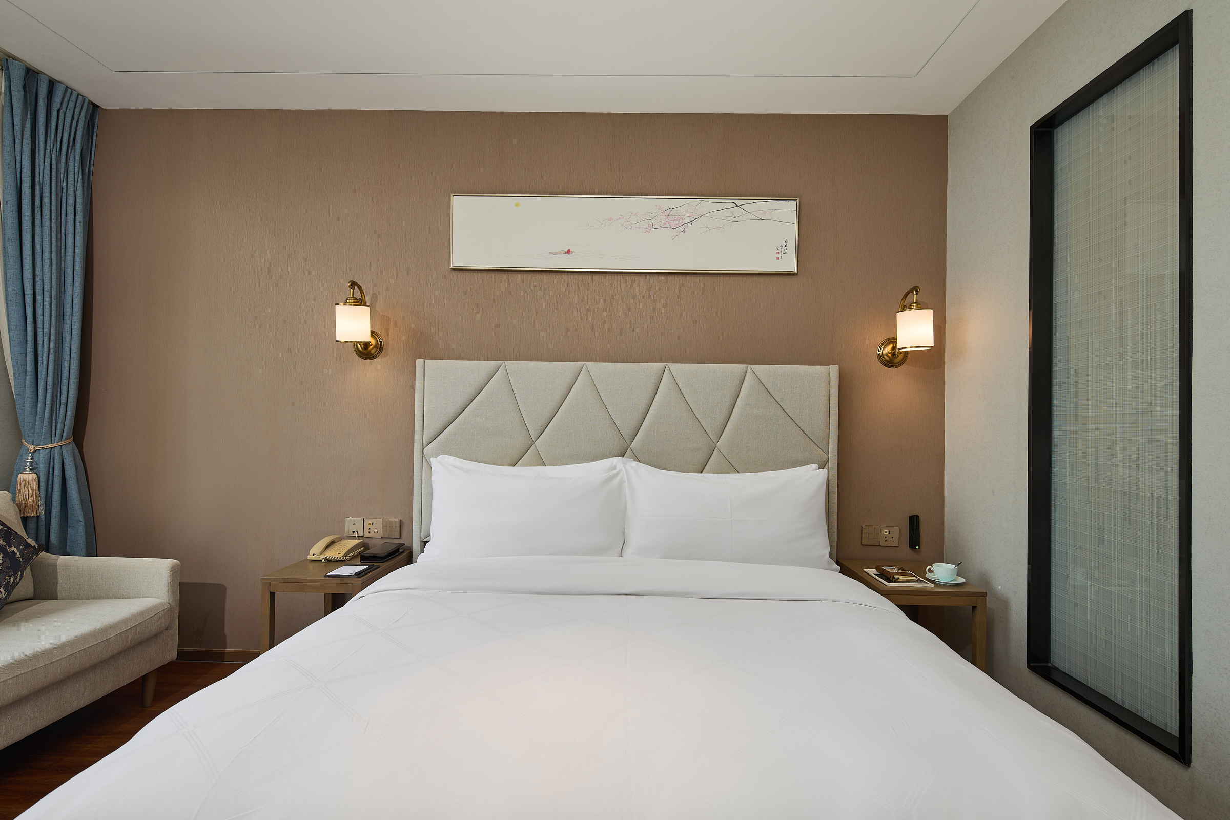 Arula·商务大床房（可投屏液晶电视）