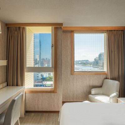 港景溫馨4人房 康橋商旅（高雄光榮碼頭館）優惠